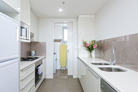 Astra Apartments North Sydney - Hobart Tourism 5