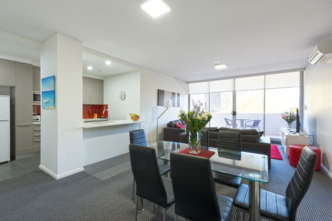 Astra Apartments North Sydney - Hobart Tourism 7