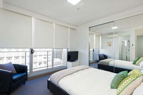 Astra Apartments North Sydney - Hobart Tourism 12