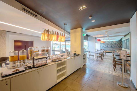 Royal Pacific Hotel - Hobart Tourism 1