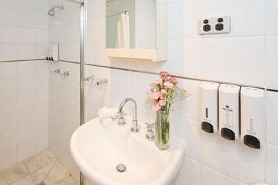 Park Regis Concierge Apartments - Hobart Tourism 9