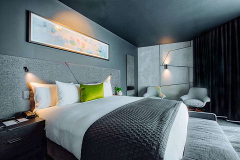 Eatons Hill Hotel - Tourism TAS 6