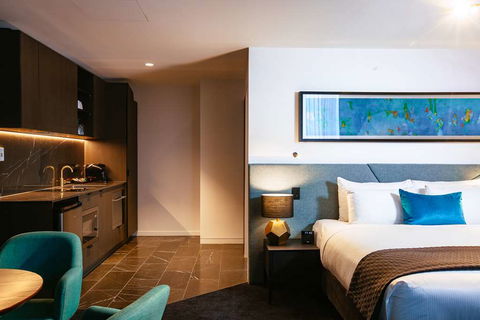 Eatons Hill Hotel - Tourism TAS 9