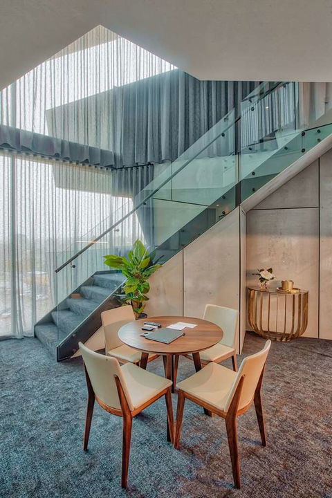 Eatons Hill Hotel - Tourism TAS 12