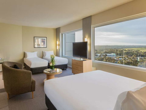 PARKROYAL Melbourne Airport - Tourism TAS 3