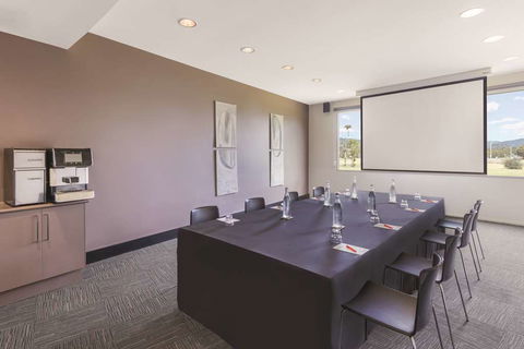 Travelodge Hobart Airport - Hobart Tourism 11