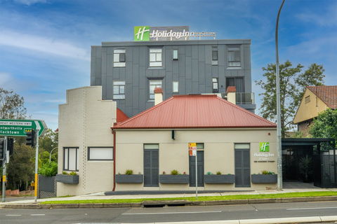 Holiday Inn Stes Parramatta Mar - Hobart Tourism 1
