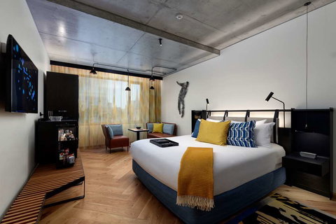 QT Melbourne - Tourism TAS 4