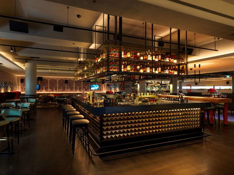 QT Melbourne - Tourism TAS 13