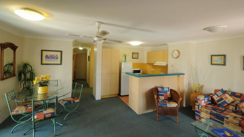 Aruba Beach Resort - Hobart Tourism 1