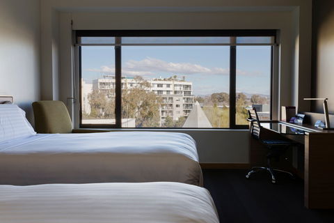 Crowne Plaza Canberra - Hobart Tourism 4