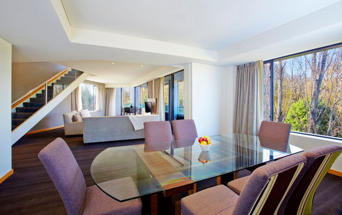 Crowne Plaza Canberra - Hobart Tourism 13