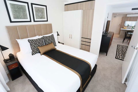 Alex Perry Hotel And Apartments - Tourism TAS 4