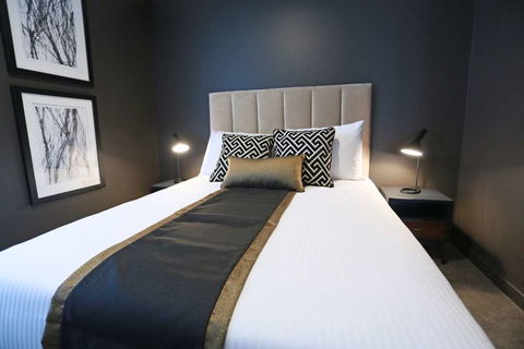 Alex Perry Hotel And Apartments - Tourism TAS 10