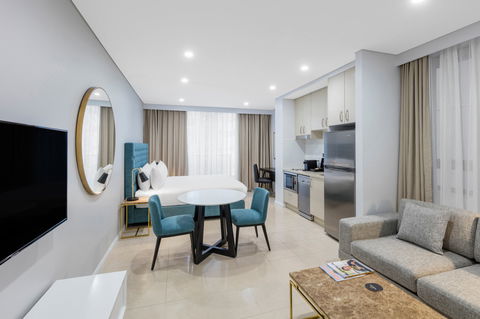 Meriton Suites Pitt Street - Hobart Tourism 6