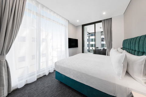 Meriton Suites Sussex Street, Sydney - Hobart Tourism 1