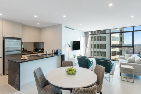 Meriton Suites Sussex Street, Sydney - Hobart Tourism 5