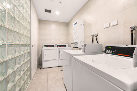 Holiday Inn Darling Harbour - Tourism TAS 16