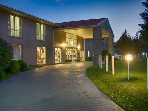 Ibis Styles Canberra - Hobart Tourism 2