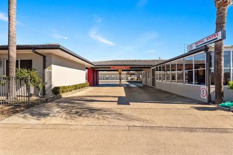 Econo lodge Moree Spa Motor Inn - Hobart Tourism 1
