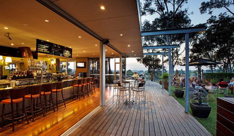 Nightcap at Shoppingtown Hotel - Tourism TAS 1