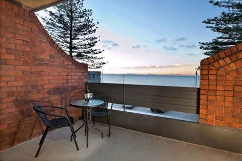 Beachfront Voyager Motor Inn - Hobart Tourism 2