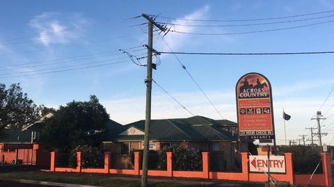 Across Country Motel & Svcd Apts - Hobart Tourism 0