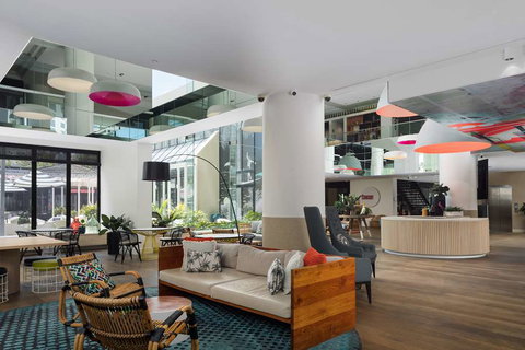 QT Gold Coast - Tourism TAS 2