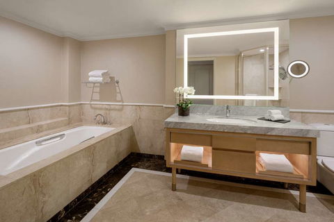 Shangri-La Hotel Sydney - Hobart Tourism 14