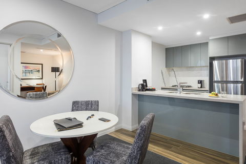 Meriton Serviced Apartments North Sydney - Hobart Tourism 5