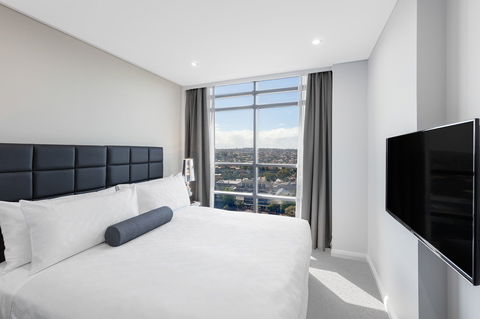 Meriton Serviced Apartments North Sydney - Hobart Tourism 7
