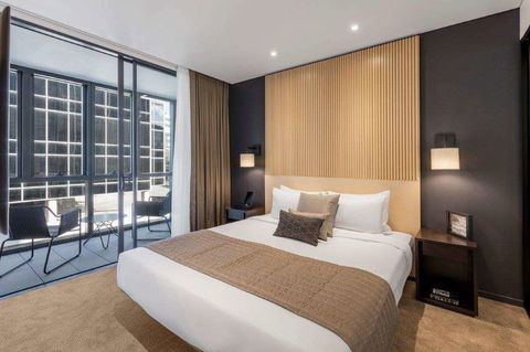 SKYE Suites Sydney - Tourism TAS 3
