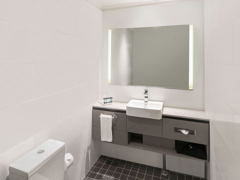 Mercure Sydney Wynyard - Hobart Tourism 13