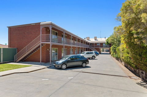 Burke & Wills Motor Inn - Hobart Tourism 4