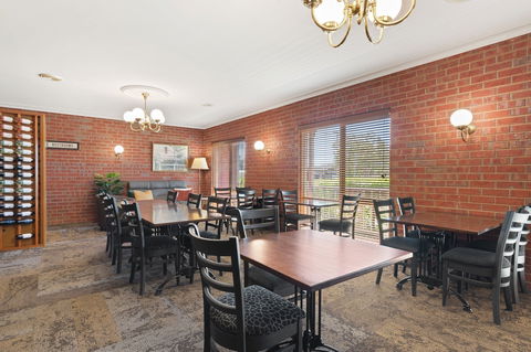 Burke & Wills Motor Inn - Hobart Tourism 6