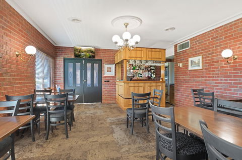 Burke & Wills Motor Inn - Hobart Tourism 8