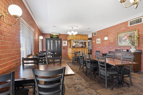 Burke & Wills Motor Inn - Hobart Tourism 9