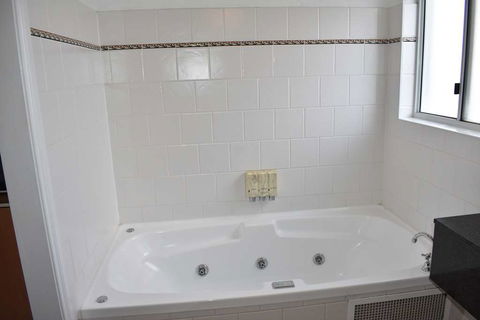 Best Western Coachman's Inn Motel - Hobart Tourism 13