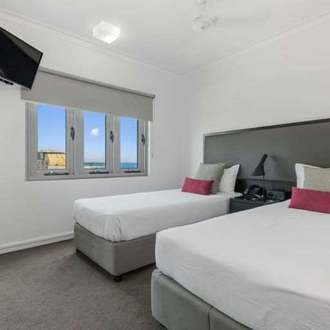 H On Mitchell Apartment Hotel - Tourism TAS 4