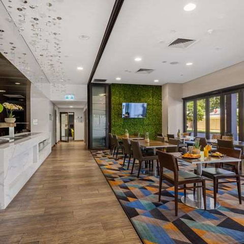 H On Mitchell Apartment Hotel - Tourism TAS 7