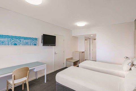 Vibe Hotel Darwin Waterfront - Hobart Tourism 9