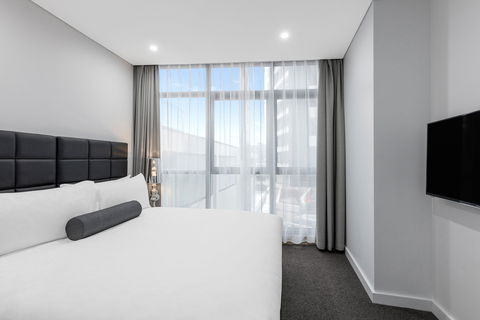 Meriton Suites Church Street, Parramatta - Hobart Tourism 13