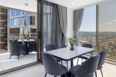 Meriton Suites George St - Hobart Tourism 2