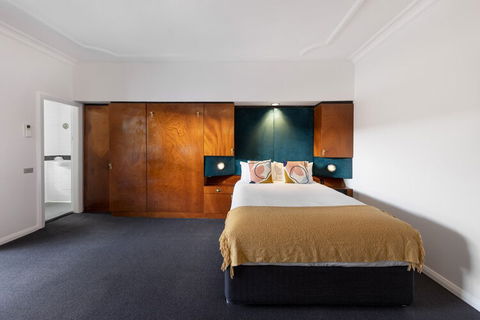 Regents Court - Tourism TAS 1