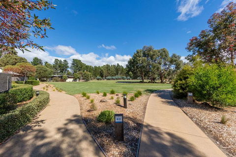 Club Wyndham Seven Mile Beach-Trademark - Hobart Tourism 1