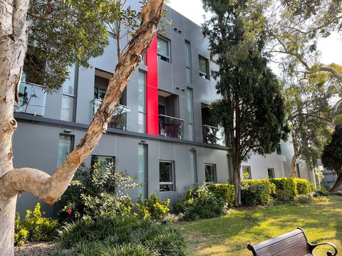 Best Western Plus Camperdown Suites - Hobart Tourism 0