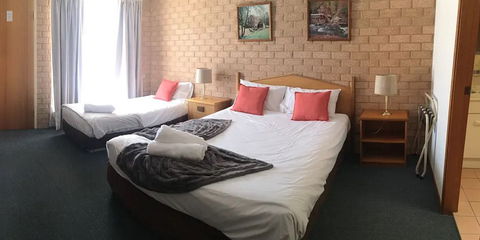 Golden Chain Aalana Motor Inn - Hobart Tourism 1