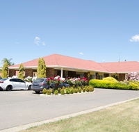Pines Country Club Motor Inn - Tourism TAS
