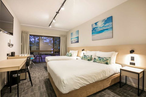 Kawana Waters Hotel By NightCap - Tourism TAS 2
