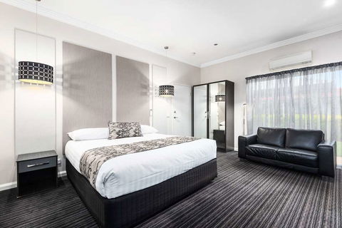 Comfort Inn Deakin Palms - Hobart Tourism 1